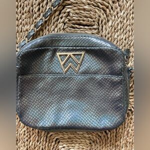 Kelly Wynne Mingle Mini Crossbody